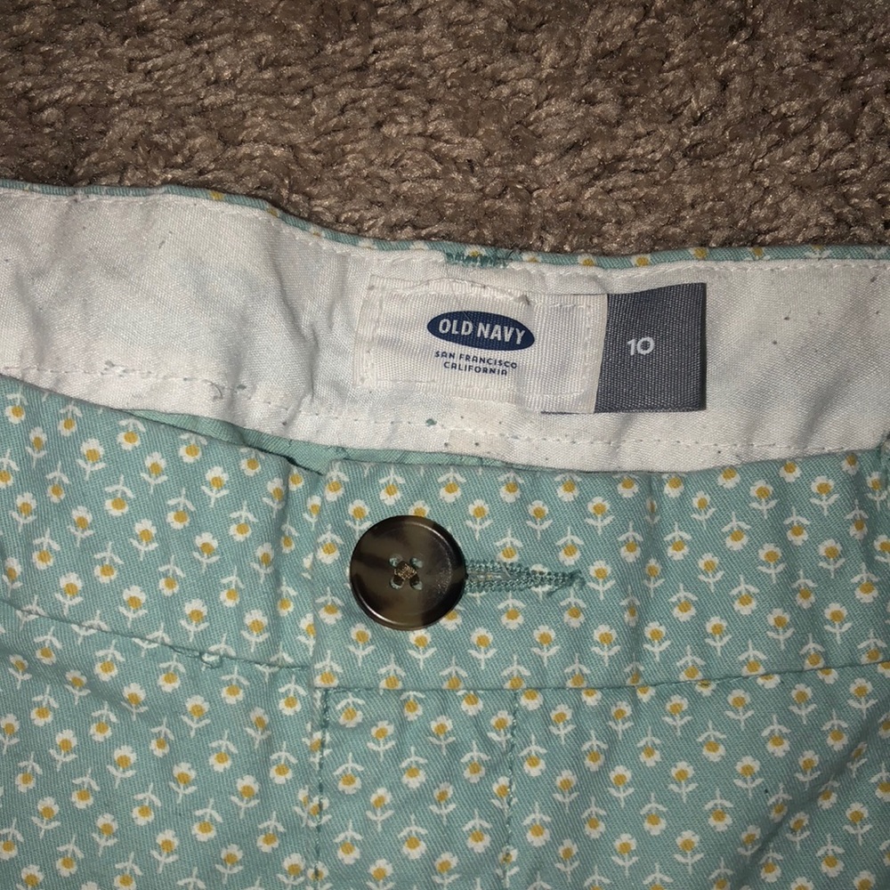 Shorts - Picture 3 of 3
